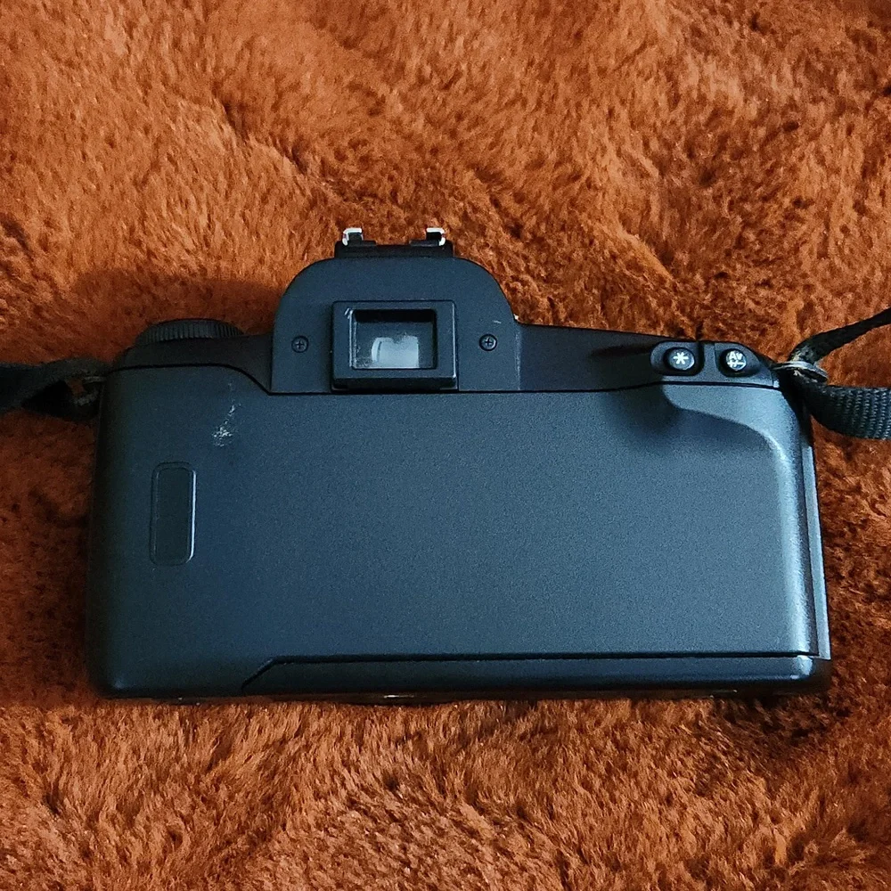 CANON EOS REBEL G FILM CAMERA WITH STRAP